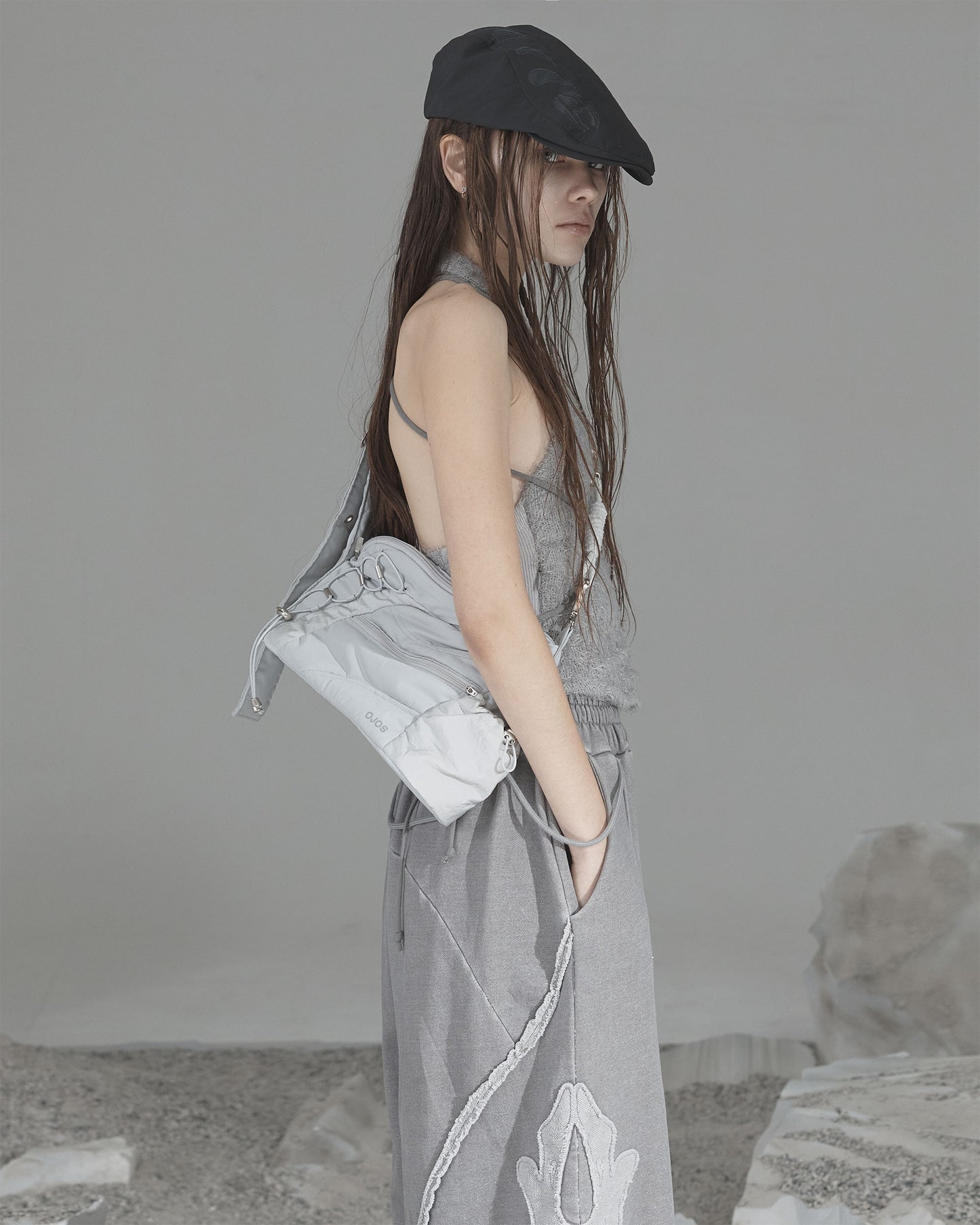 Ojos Atypical Rope Shoulder Bag