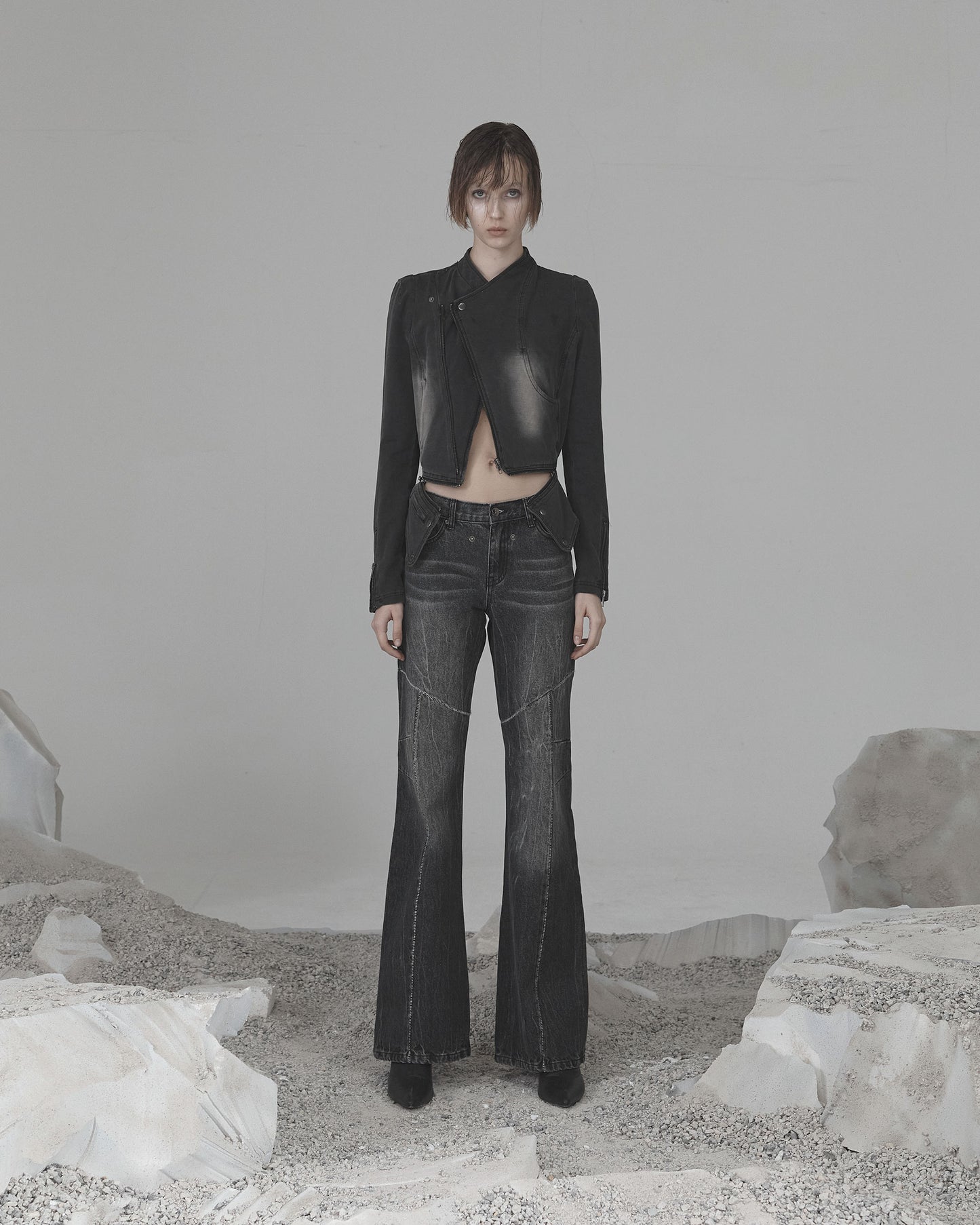 Ojos Crack Washed Denim Pants