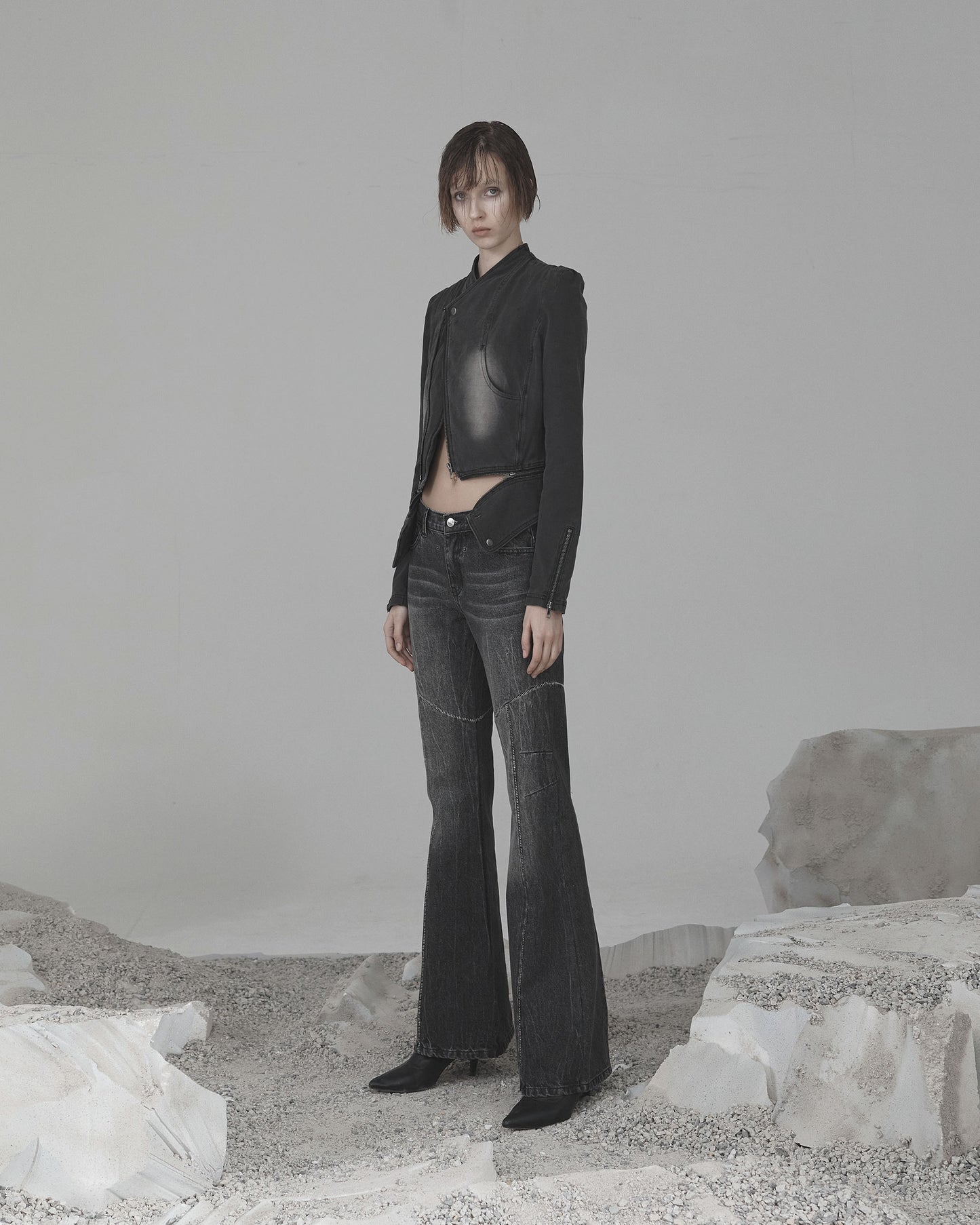 Ojos Crack Washed Denim Pants