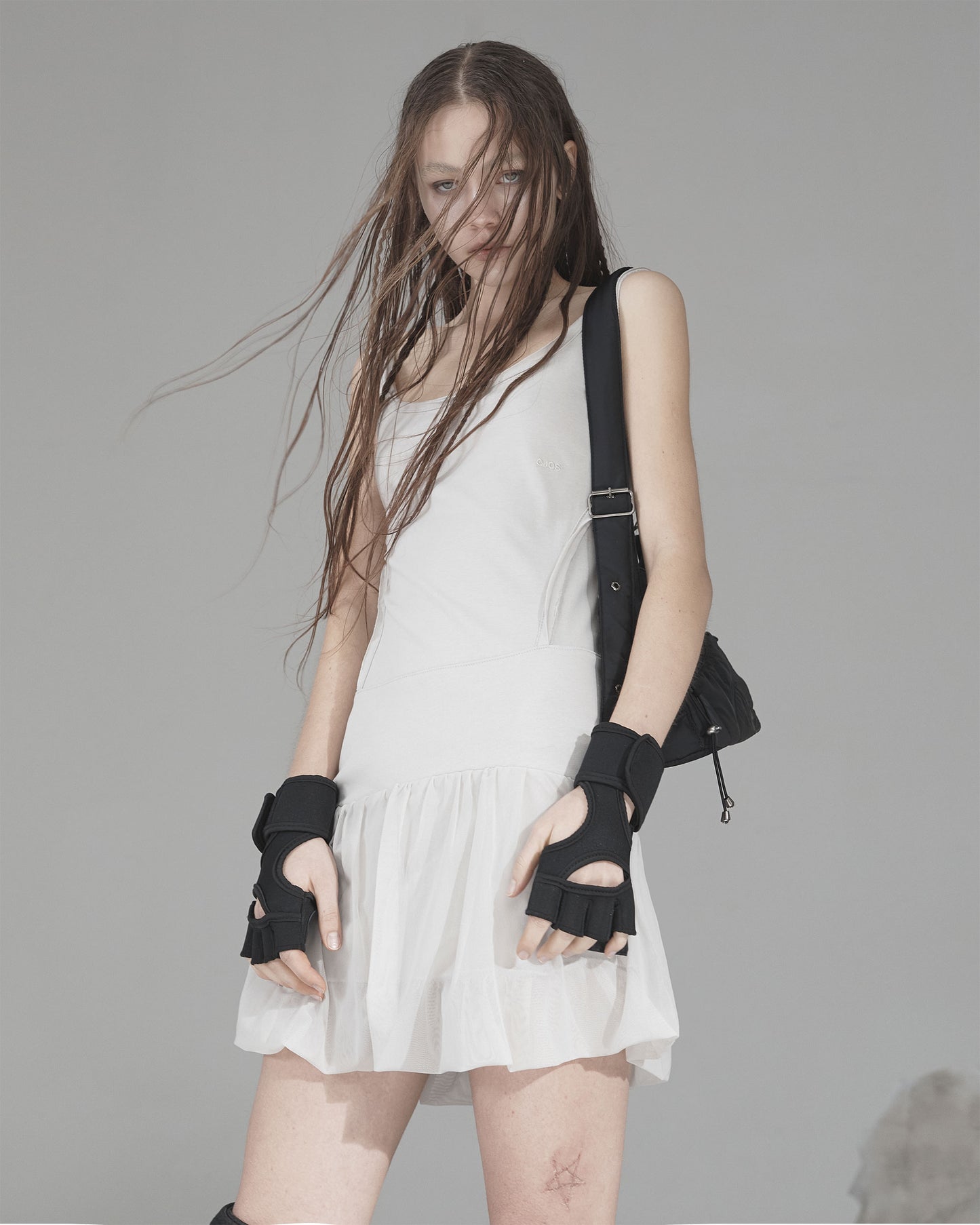 Ojos Atypical Rope Shoulder Bag