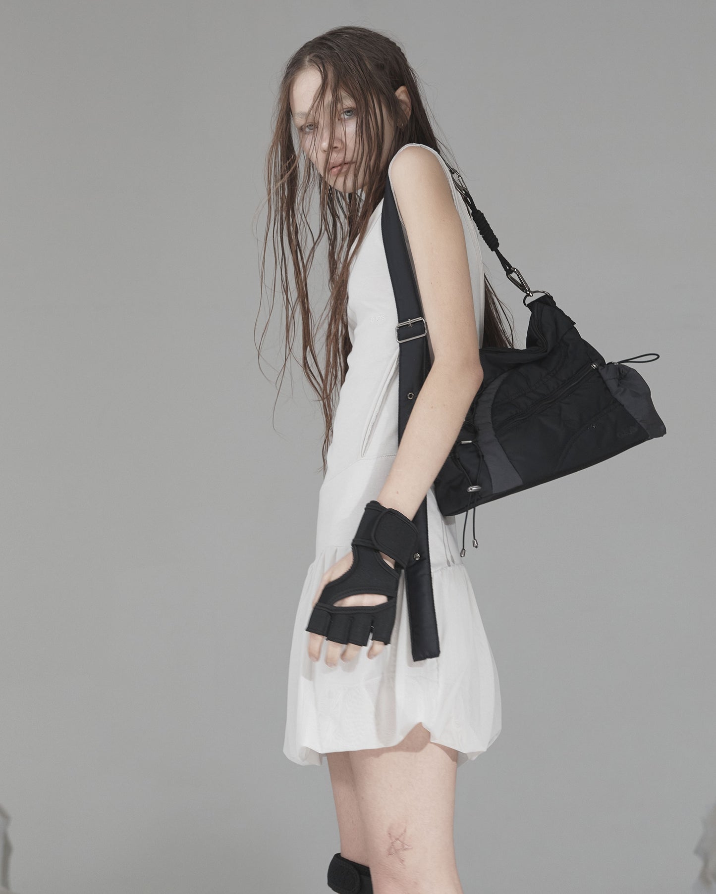 Ojos Atypical Rope Shoulder Bag