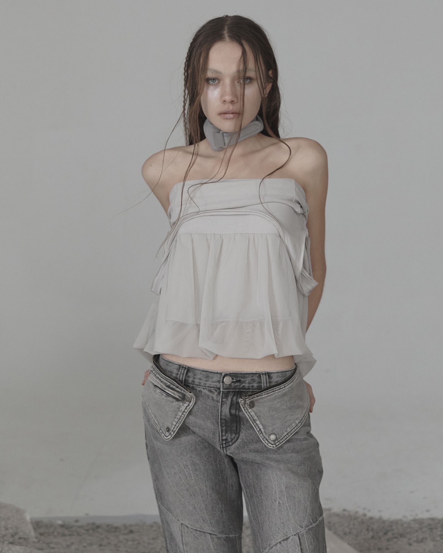 Ojos Crack Washed Denim Pants