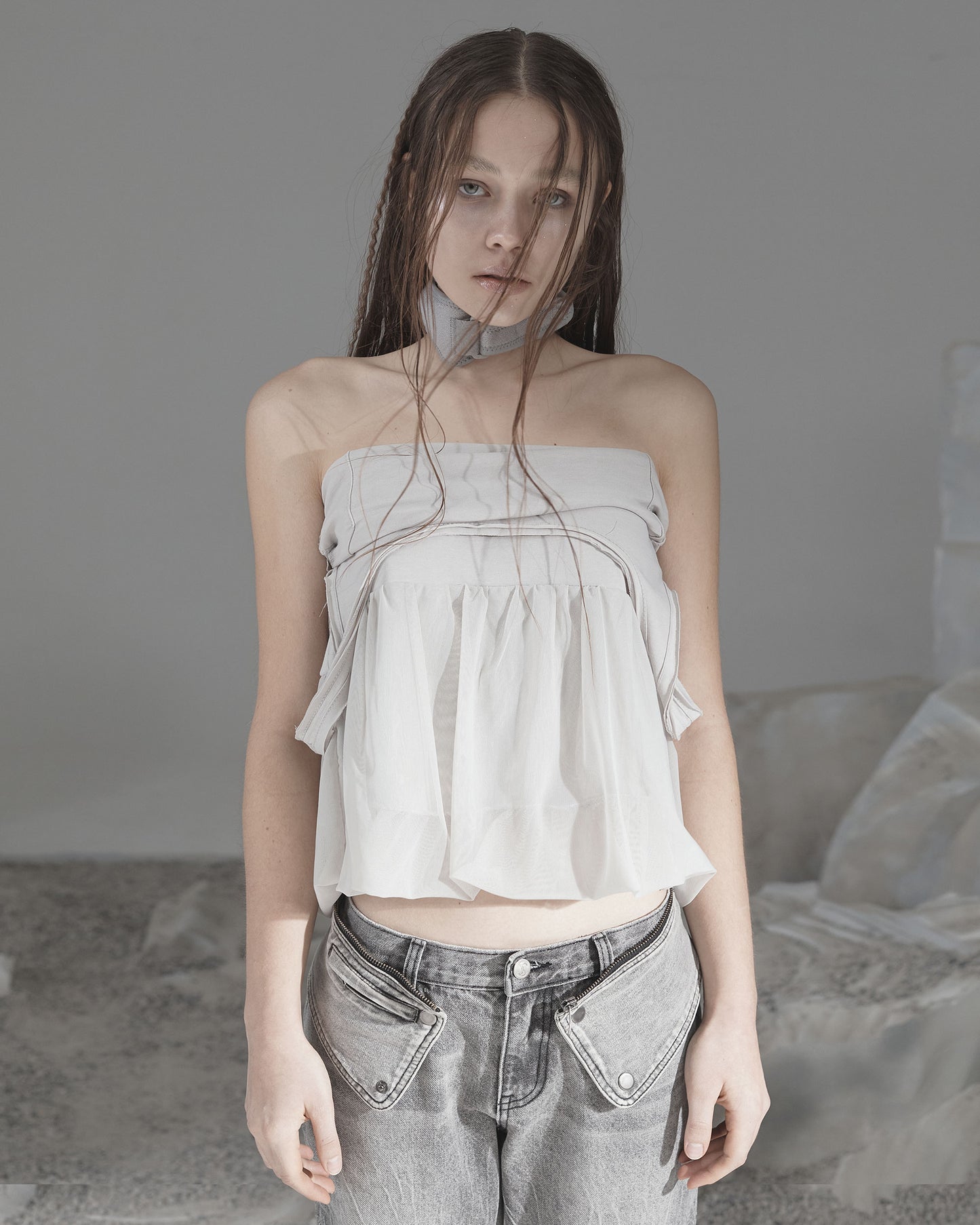 Ojos Crack Washed Denim Pants
