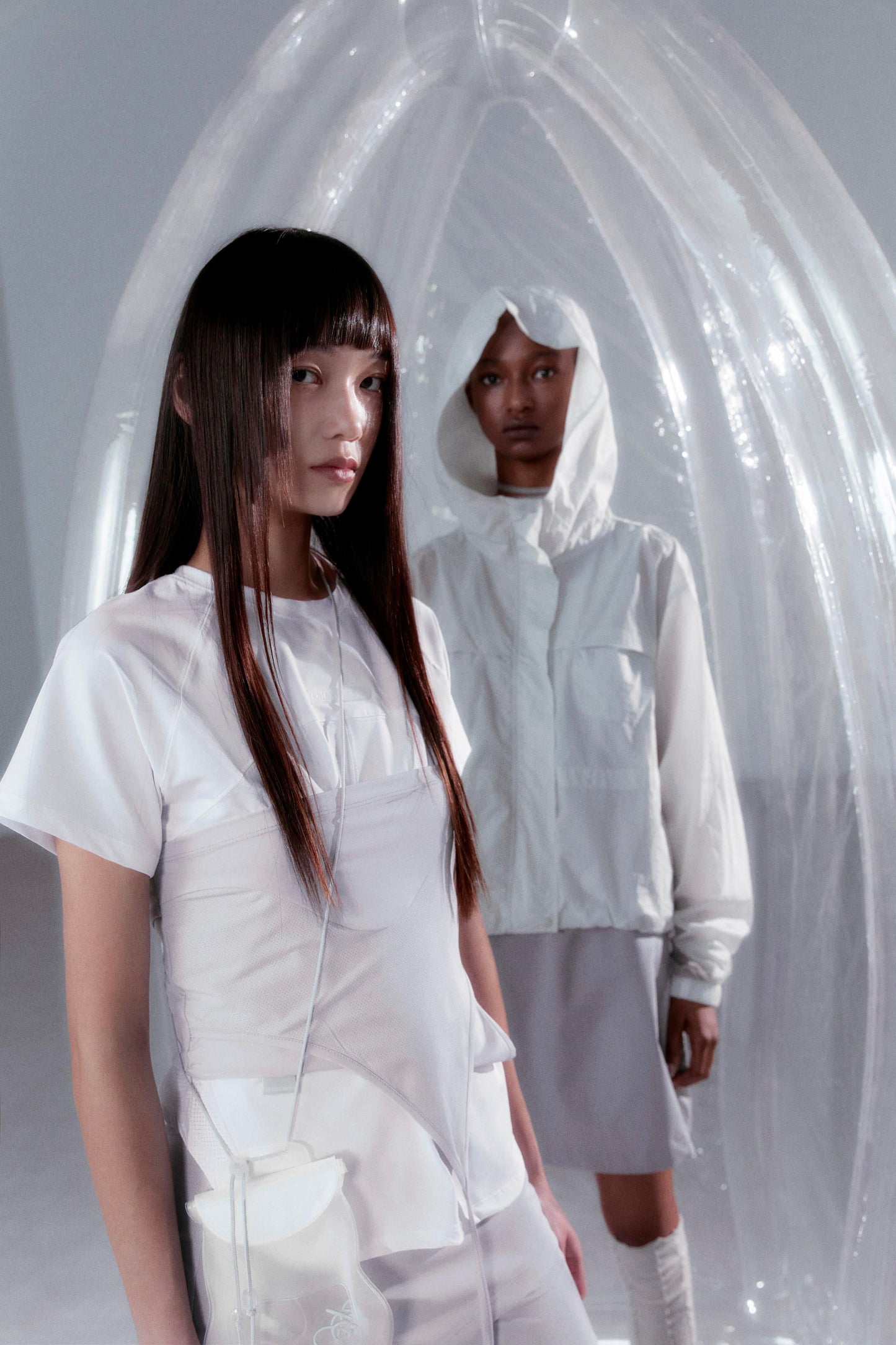 Ojos Overlap One-Shoulder Top