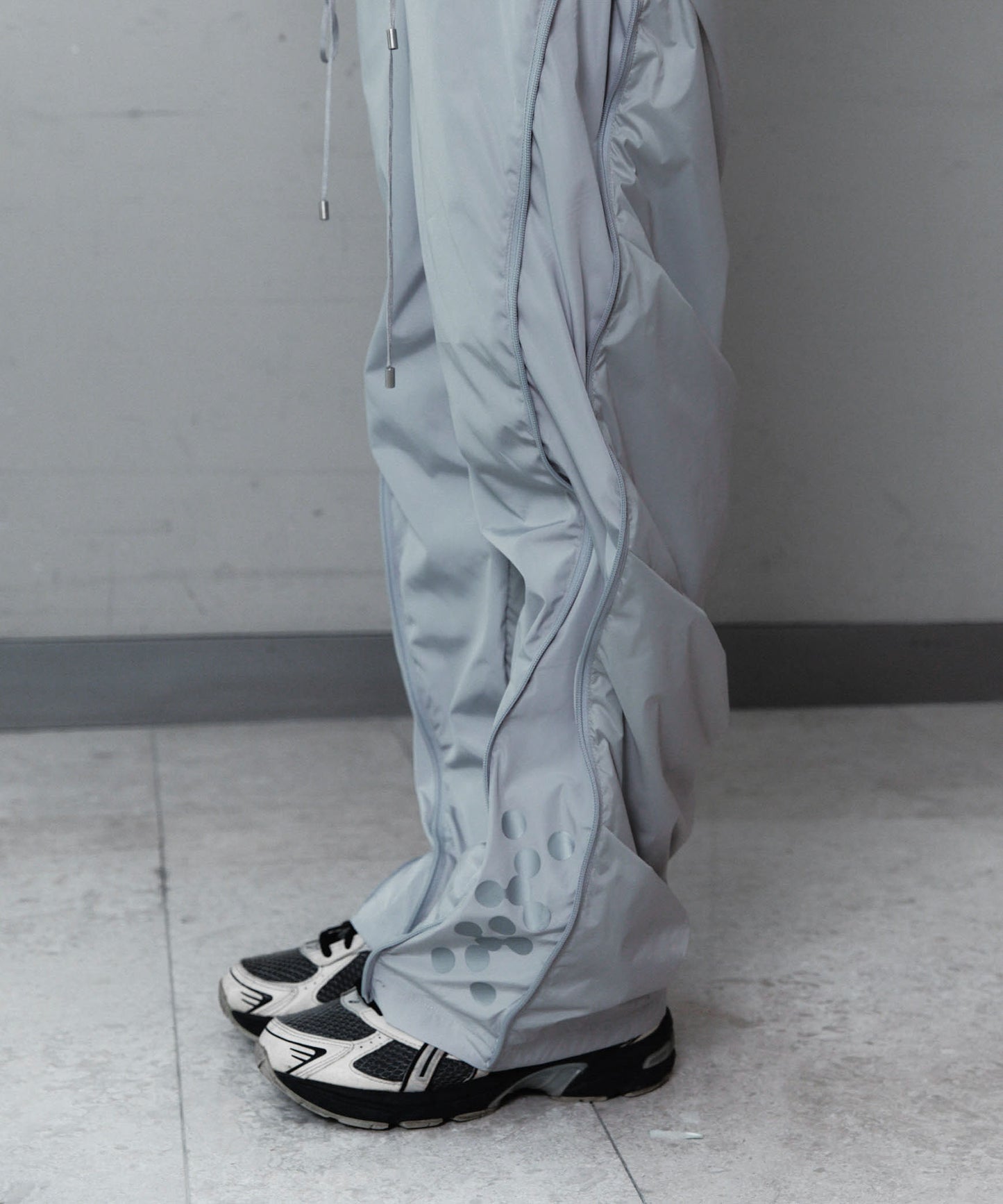 Ojos Dualize Zipper Control Pants