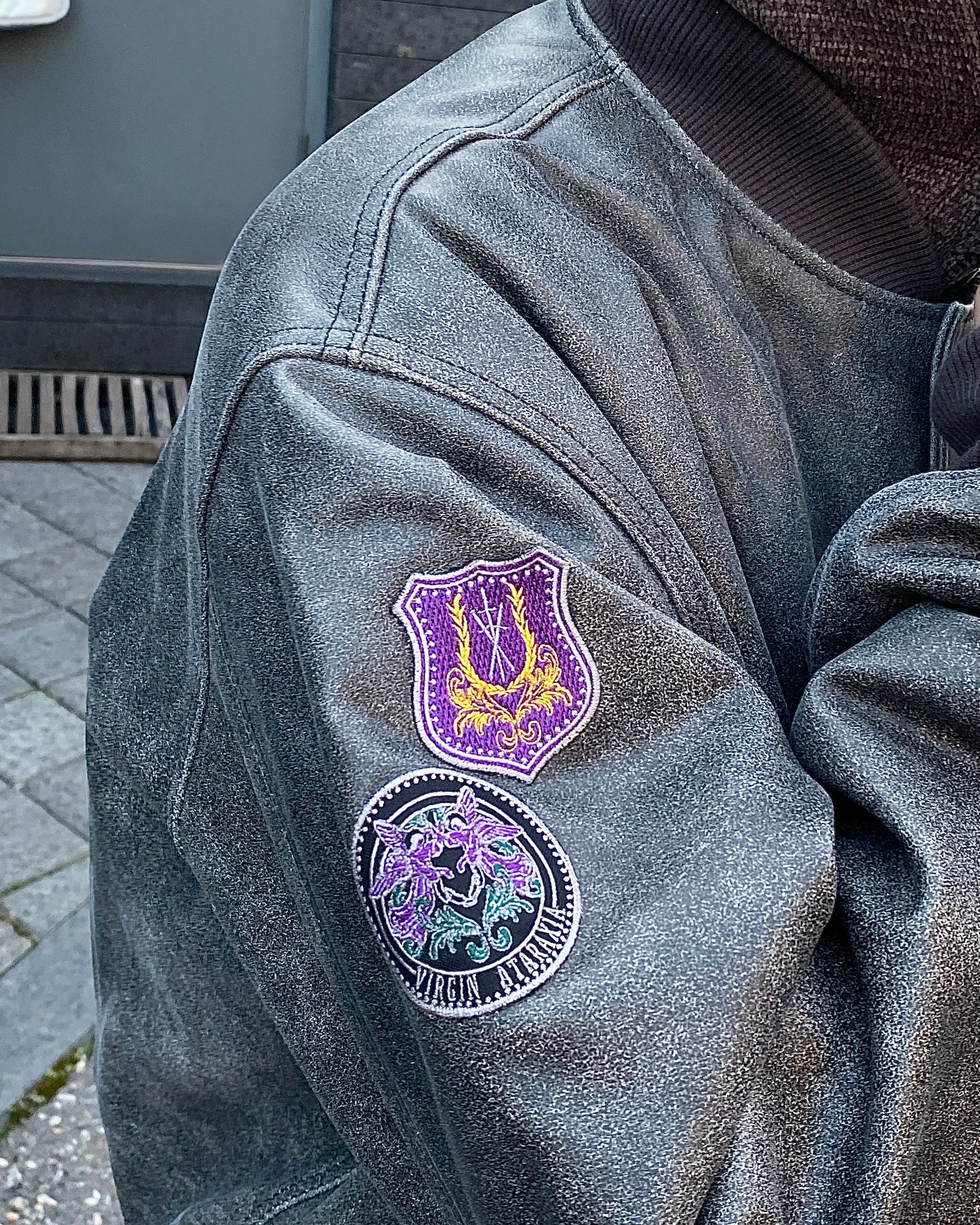 Undermycar PEAFOW MULTI PATCH DISTRESSED LEATHER VARSITY
