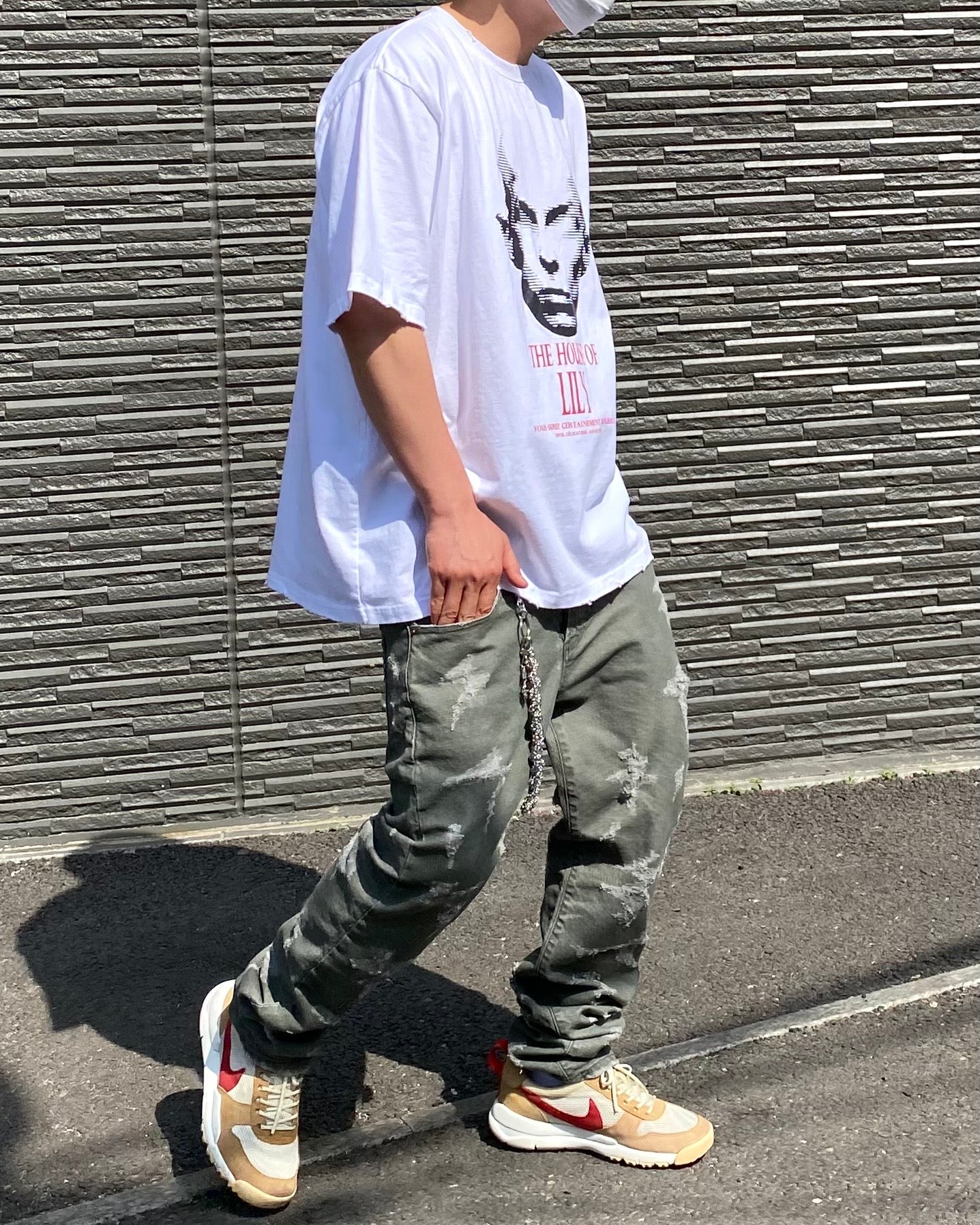 Undermycar HOUSE OF LILY GRAPHIC T-SHIRTS