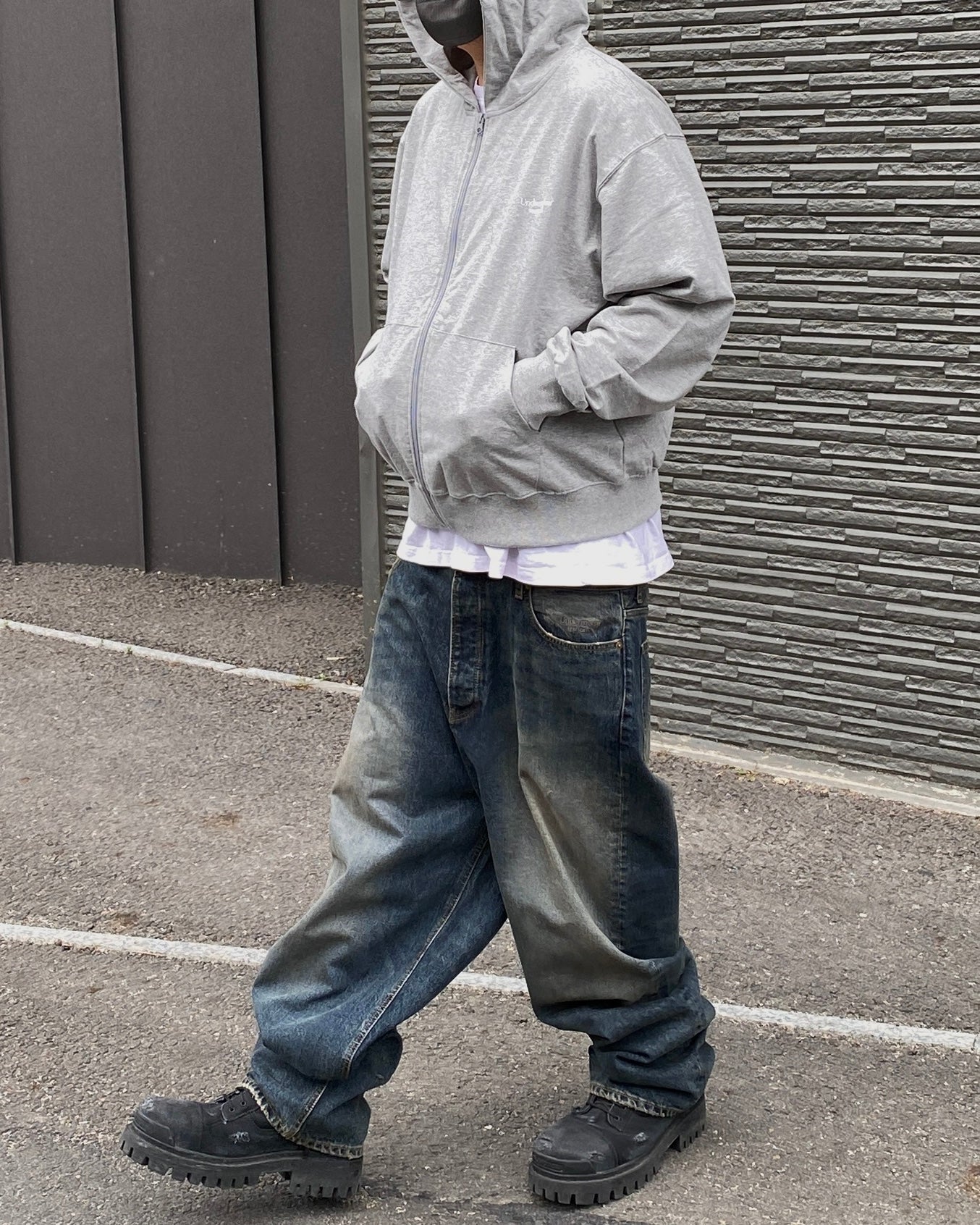 Undermycar MU26 WIDE BRUSH WASHED JEANS