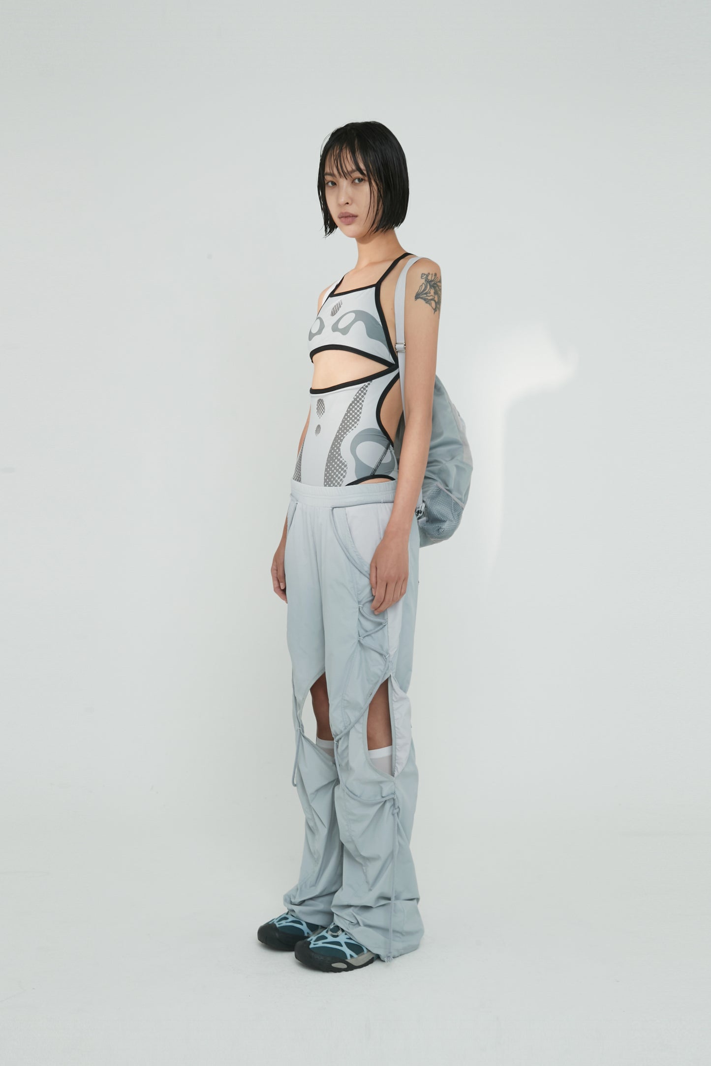 Ojos Open Snap Light Pants