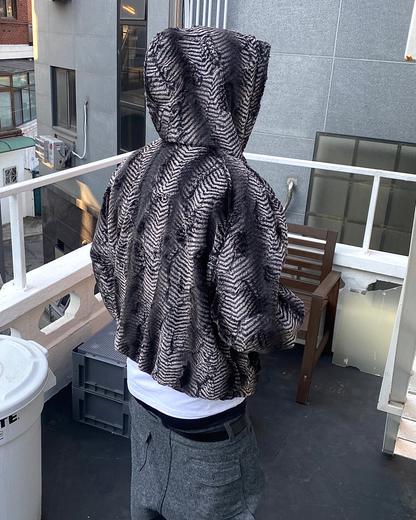 Undermycar REVENANT SNOW LEOPARD FLEECE HOODED JACKET
